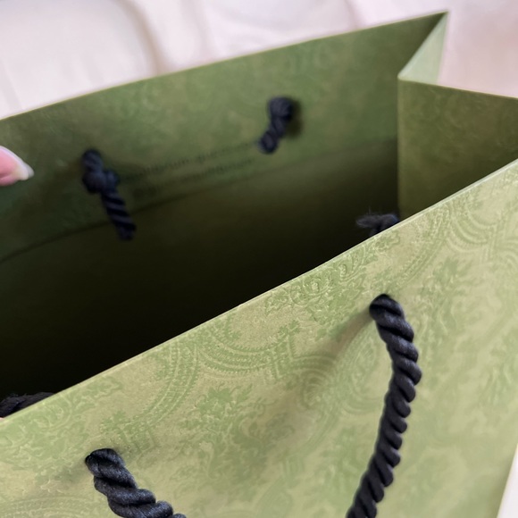 Gucci Gift Box & Shopping Bag Set - Picture 7 of 16